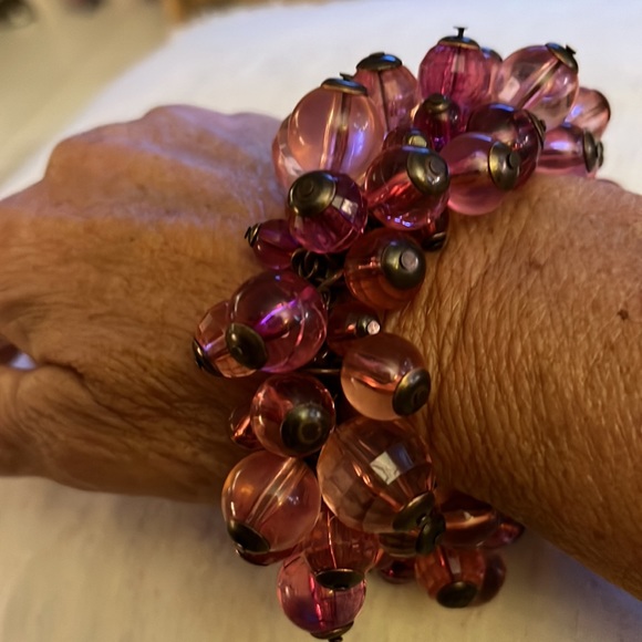 Pink Beaded stretch bracelet - Picture 4 of 4